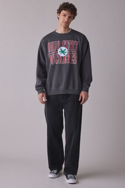 Chandail molletonné à col rond Mitchell & Ness NCAA Downtown Graphic
