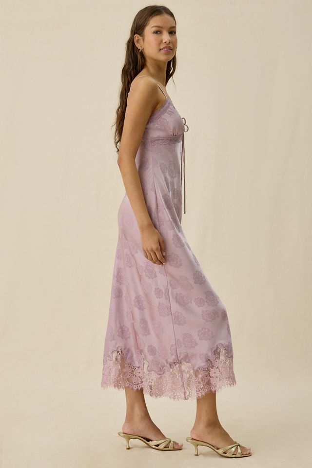 Robe longue en satin jacquard à bordure en dentelle Willa Kiss The Sky #2