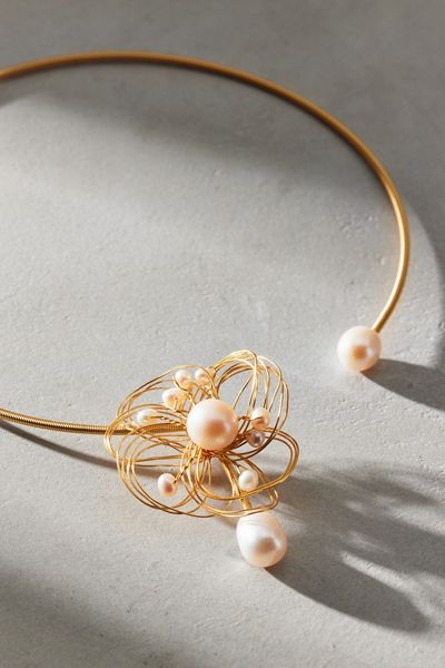 Pearl Flower Wire Choker Necklace