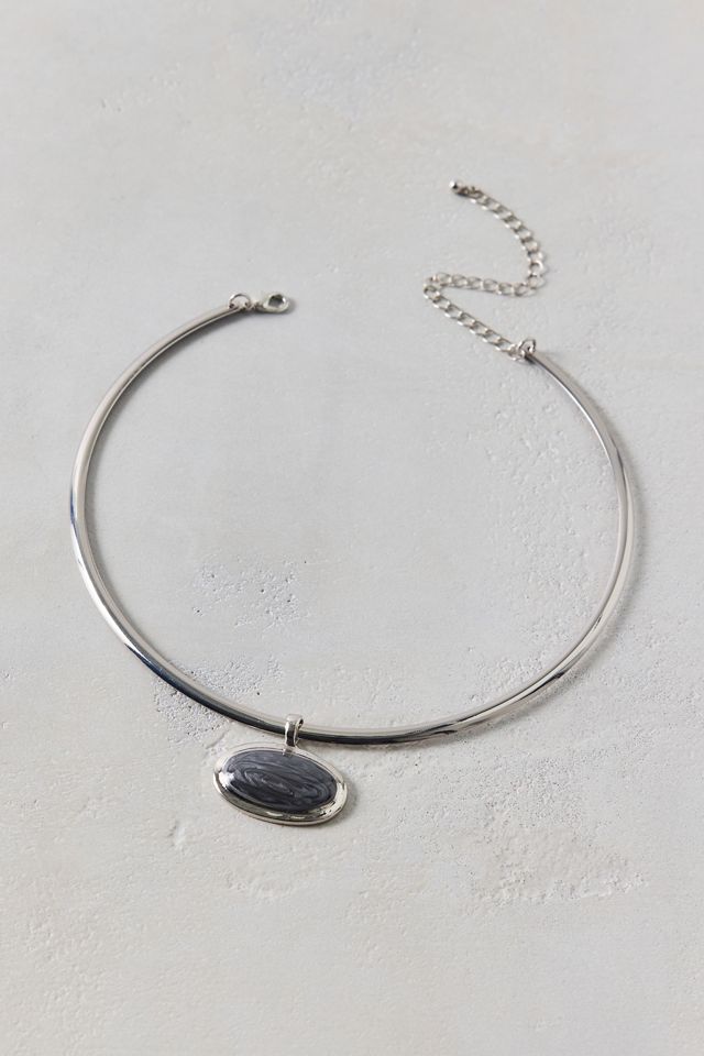 Belize Metal Pendant Wire Choker Necklace #1