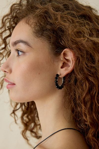 Petites boucles d'oreilles créoles perlées