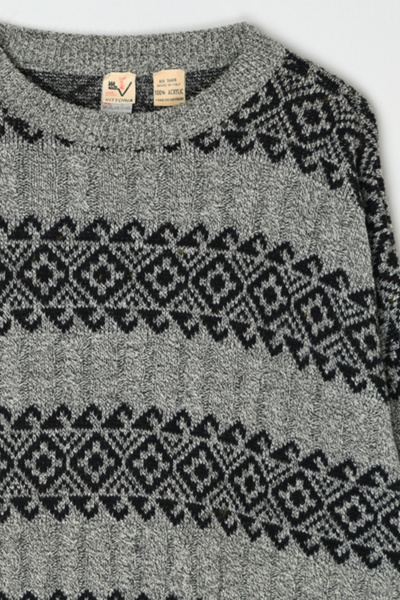 Vintage 70s Grey & Black Patterned Cable Knit Sweater