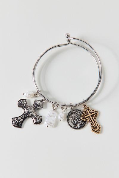 Bracelet à breloques perle et croix