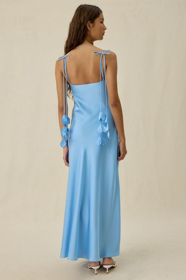 Robe longue en satin à appliqués floraux et bretelles à nouer Hera ASTR The Label #3