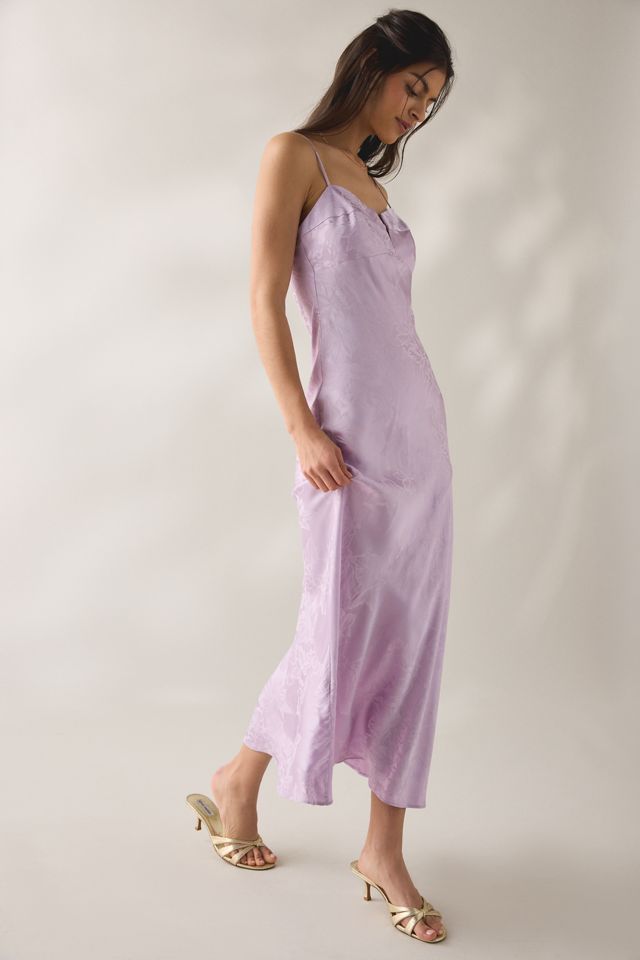 Robe longue en satin jacquard floral Tyla ASTR The Label #2