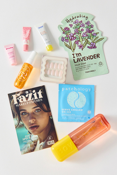 UO Beauty Dorm Essentials Beauty Product Gift Set