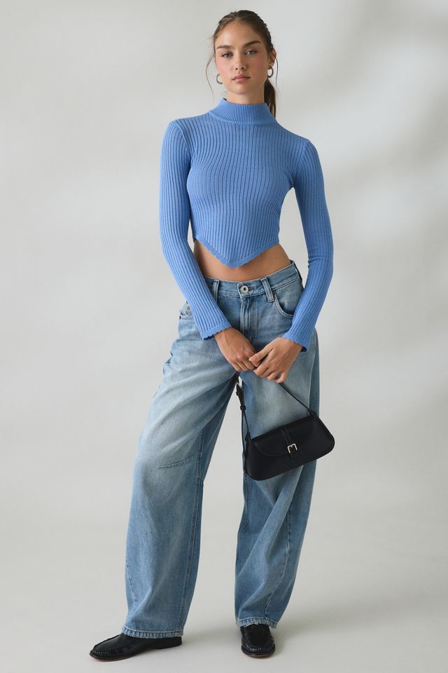 BDG Lizzy V-Hem Cropped Fitted Turtleneck Sweater #4