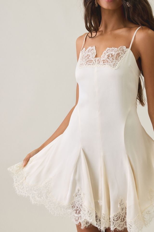 Mini-robe à empiècement godet avec bordure en dentelle Luna de For Love & Lemons #2
