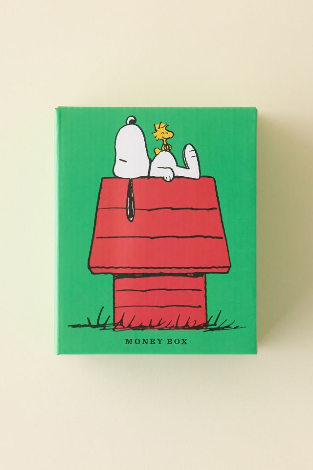 Magpie X Peanuts Snoopy Dog House Ceramic Coin Bank | Urban Outfitters
