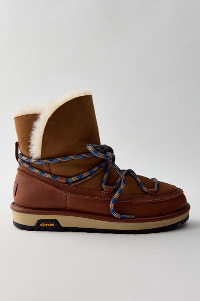 Bottes en peau de mouton Classic Tread pour femmes de UGG