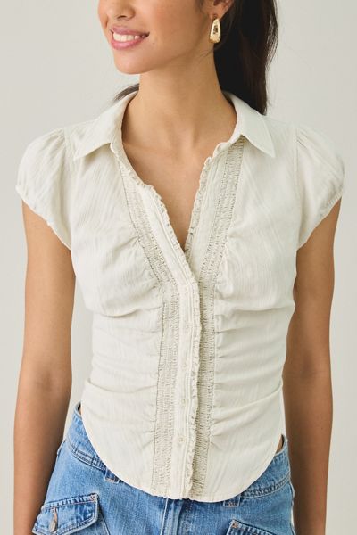 UO Brynn Textured Puff Sleeve Button-Down Shirt