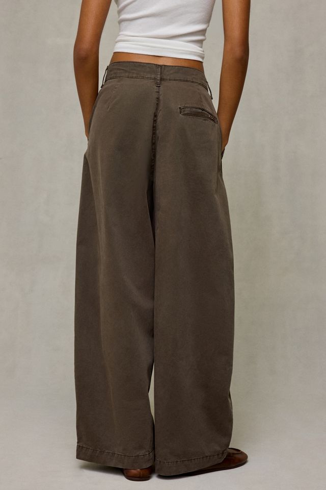 UO Maddie Crisscross Waistband Pleated Trousers #4
