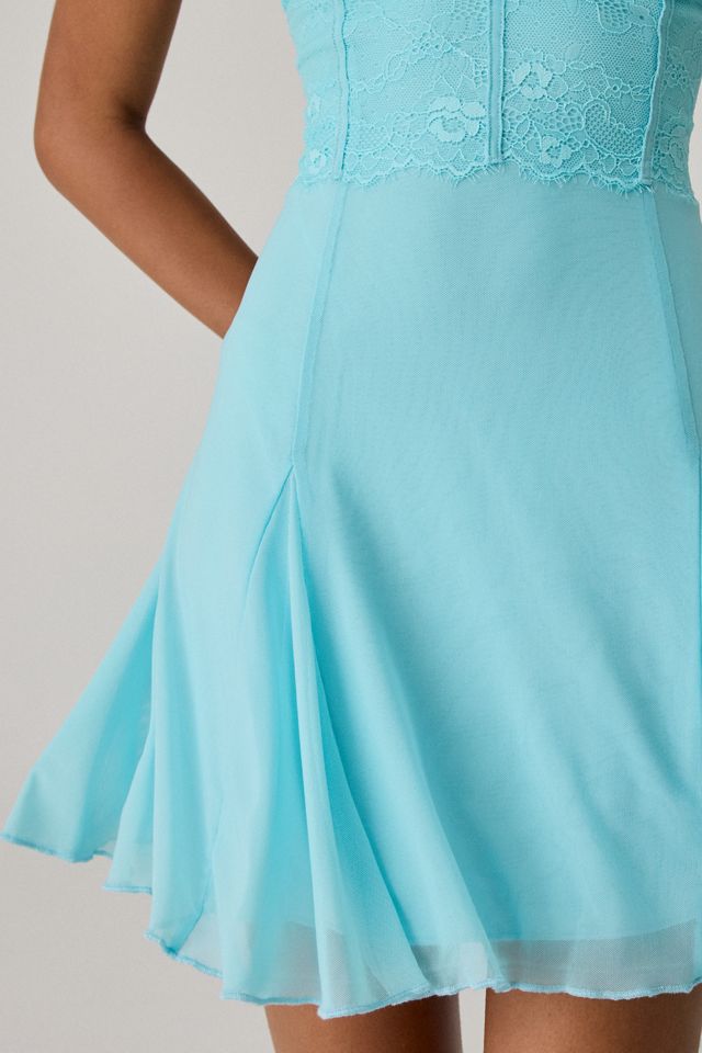 Mini-robe à encolure licou plongeante First Dance Kimchi Blue #2