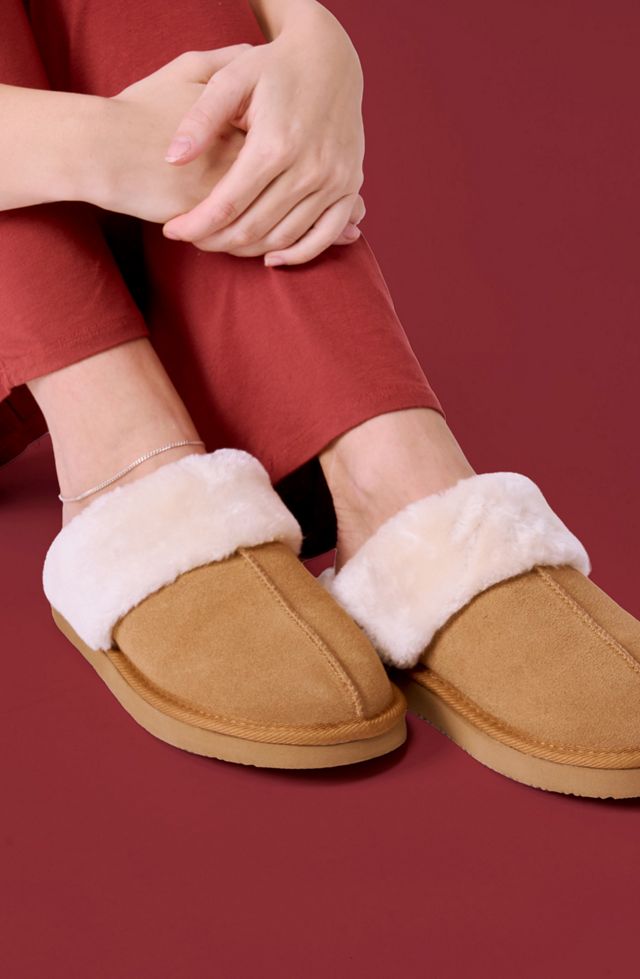 Minnetonka Chesney Faux Fur Suede Scuff Slippers #1
