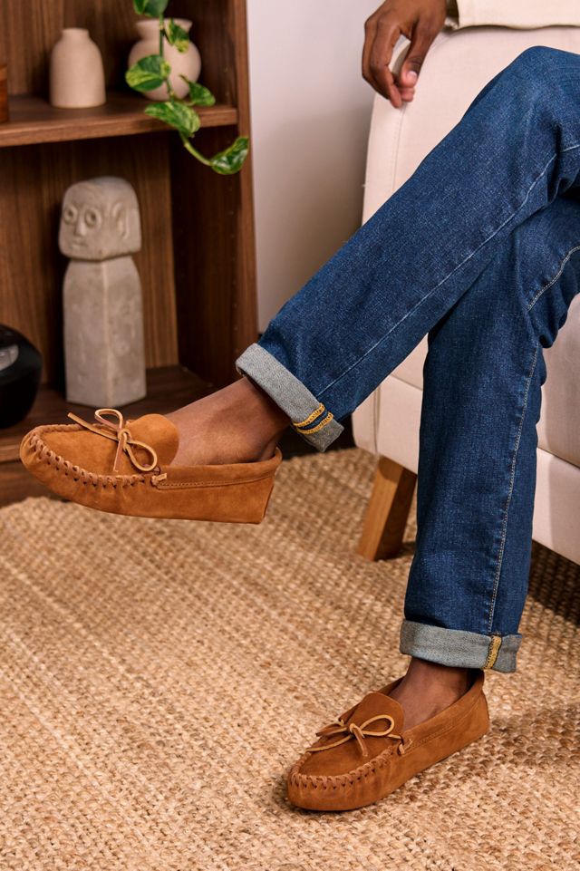 Minnetonka Men's Suede Softsole Moccasin Slipper #1