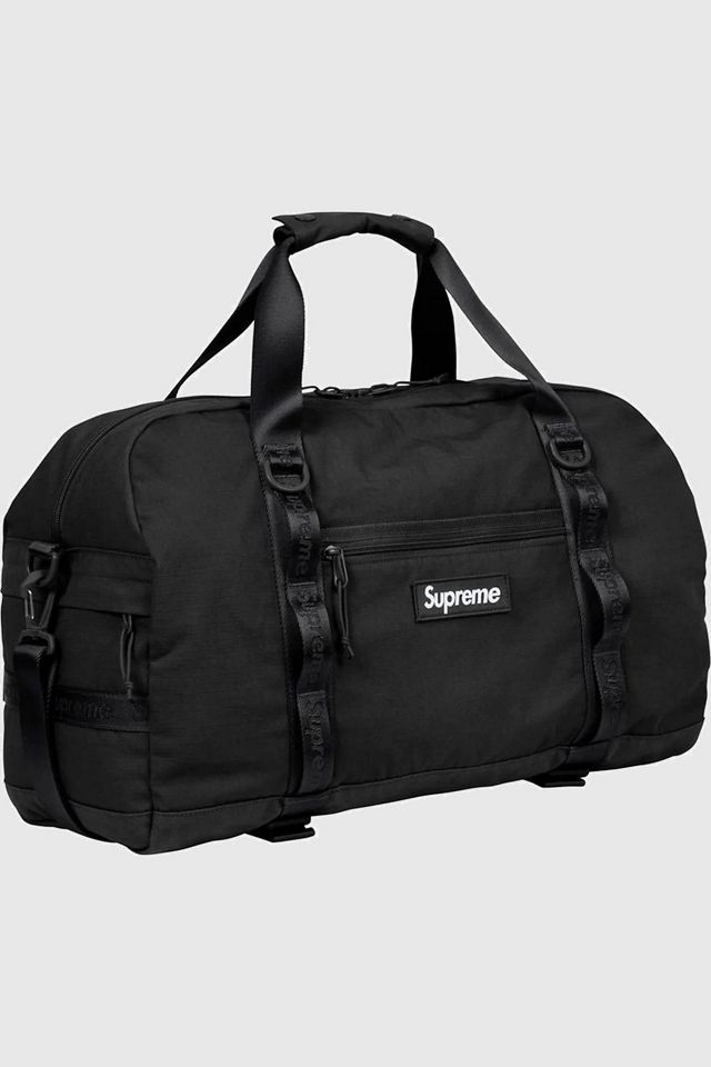 バッグ Supreme Duffle Bag (26SS) Supreme Duffle Bag (SS26) | Urban Outfitters