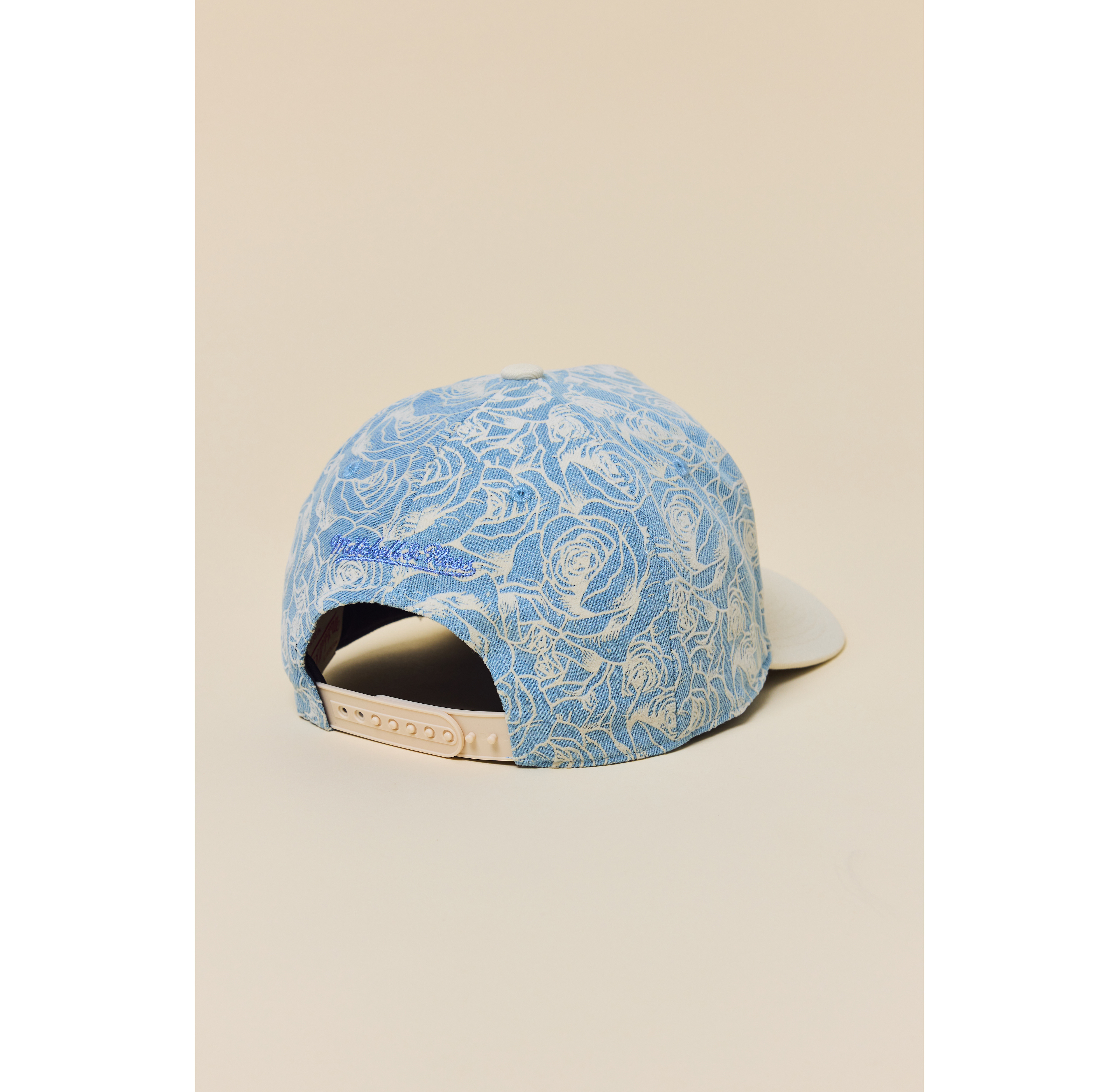 Mitchell & Ness MLB New York Yankees Flocked Floral Snapback Hat