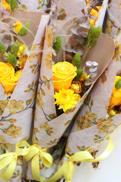 Roxanne’s Dried Flowers Grand Lemon Blossom Bouquet