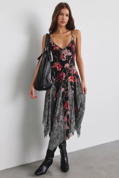 Robe midi Arianne à ourlet mouchoir et godets de Steve Madden