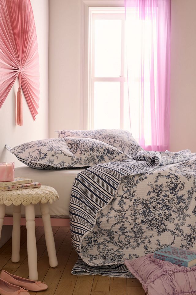 Garden Toile & Striped Reversible Cotton Quilt Set #1