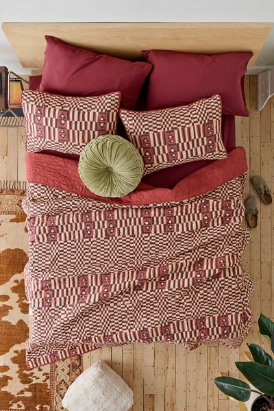 Jungalow Verona Geo Patterned Reversible Quilt Set