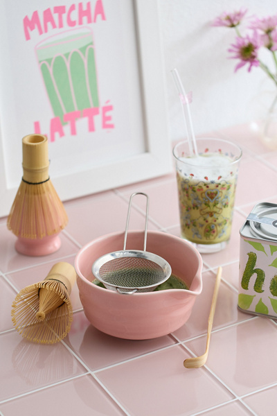 Matcha Tea Essential 5-Piece Kit in Pink at Urban Outfitters