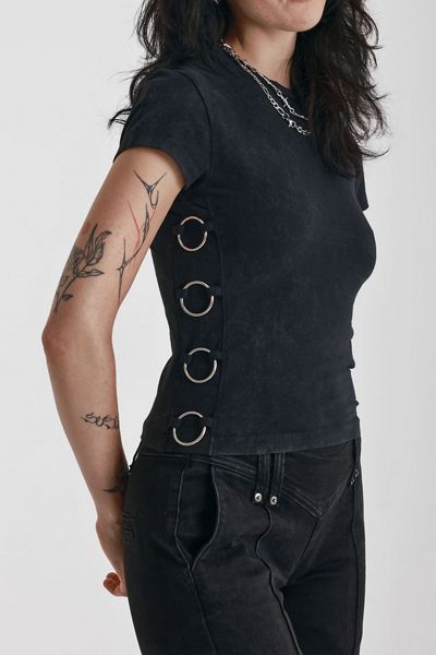 The Ragged Priest Link Pierced O-Ring Detail Tee