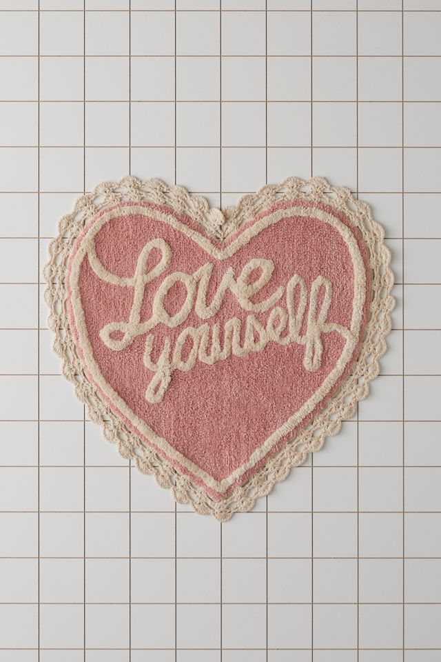 Tapis de bain en forme de cœur Love Yourself #1