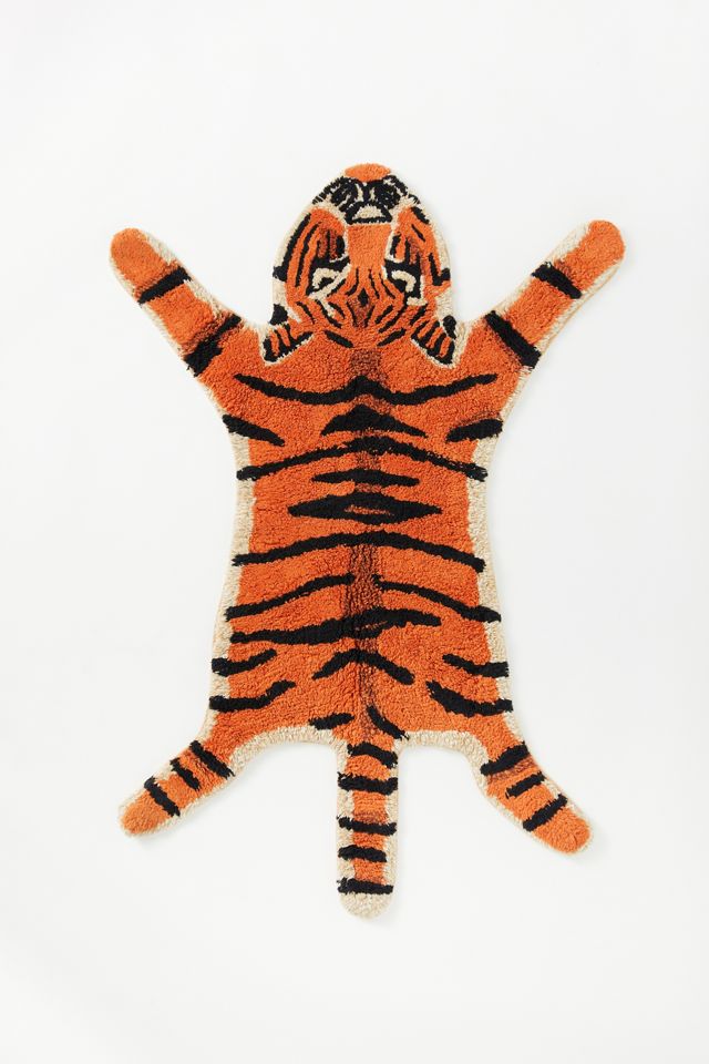 Tiger Shape Tufted Bath Mat | Urban Outfitters
