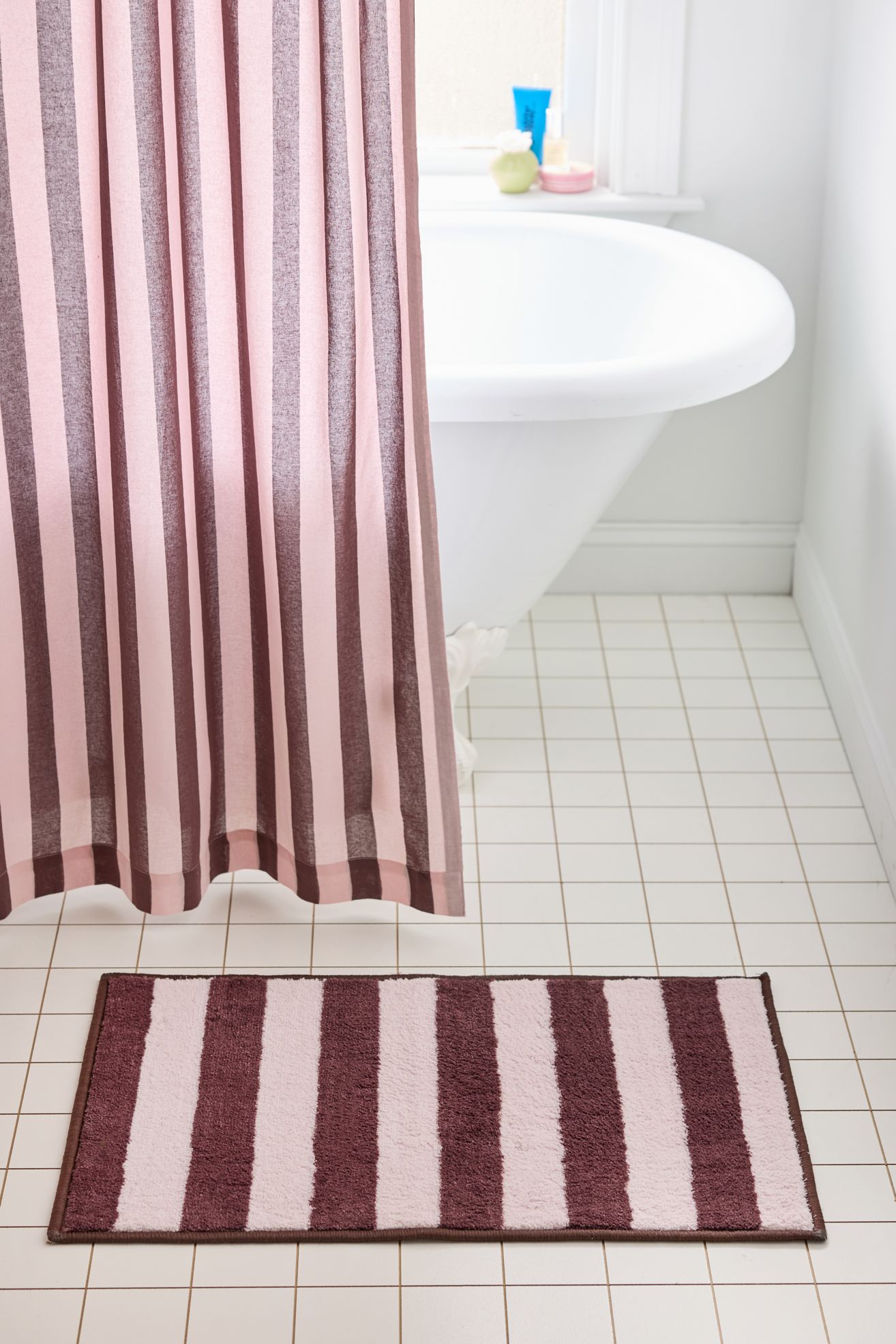 Awning Stripe Plush Printed Bath Mat - Cocoa Blush, ONE SIZE