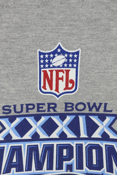 Vintage New England Patriots Super Bowl XXXIX Champions Football Crewneck