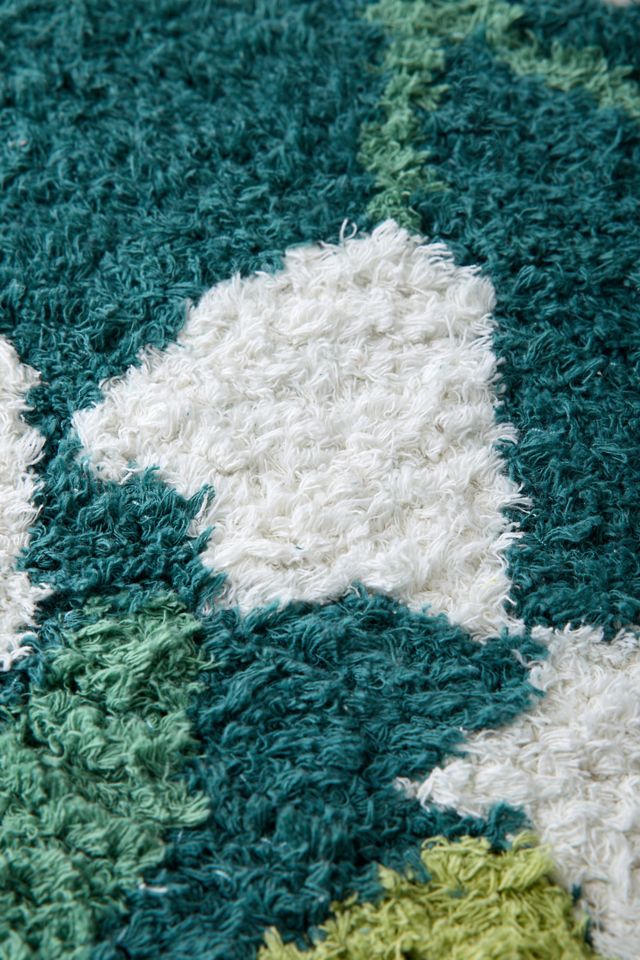 Lily Of The Valley Scalloped Tufted Rug #2