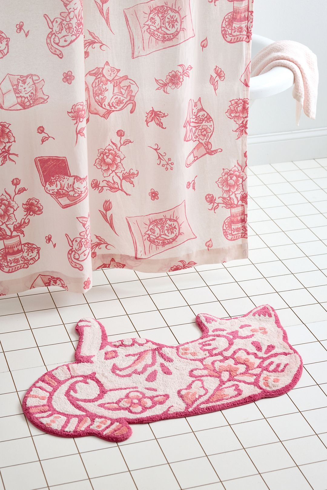 Delft Cat Shaped Tufted Bath Mat - Pink