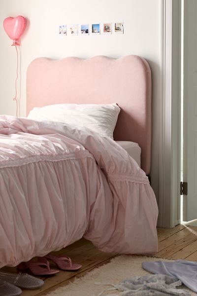 Carmie Scalloped No Nails Velvet Floating Headboard