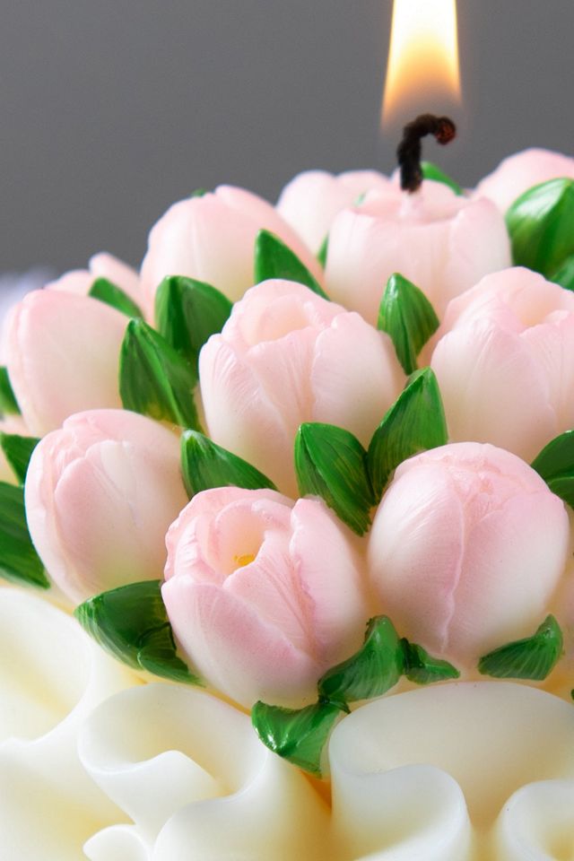 Southlake Gifts Tulip Bouquet Candle #1