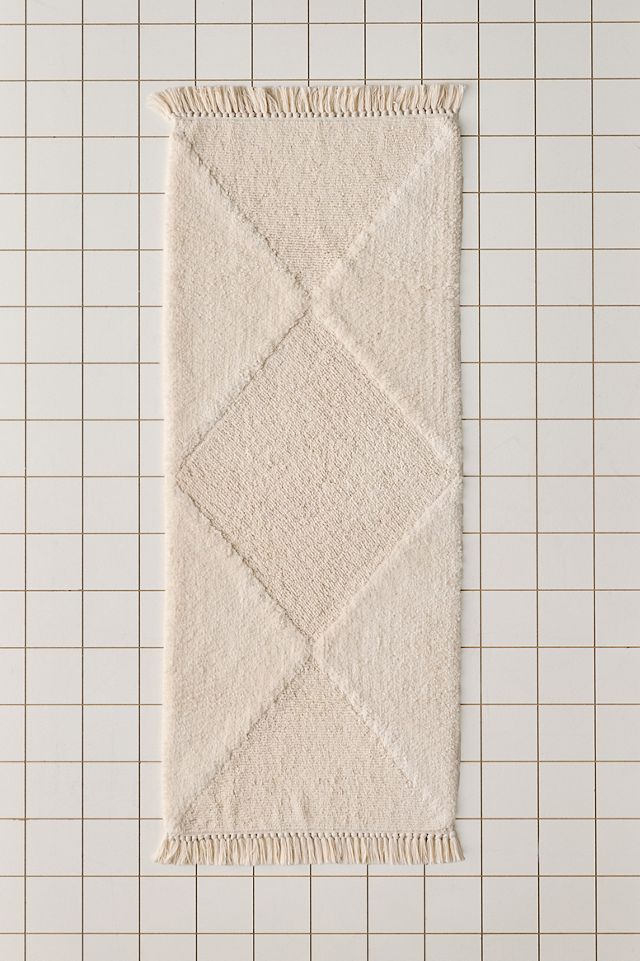 Geo Diamond Looped Tufted Runner Bath Mat #1