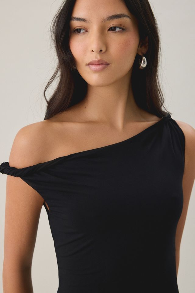 Robe midi asymétrique à épaules dénudées Carmella de NIA #1