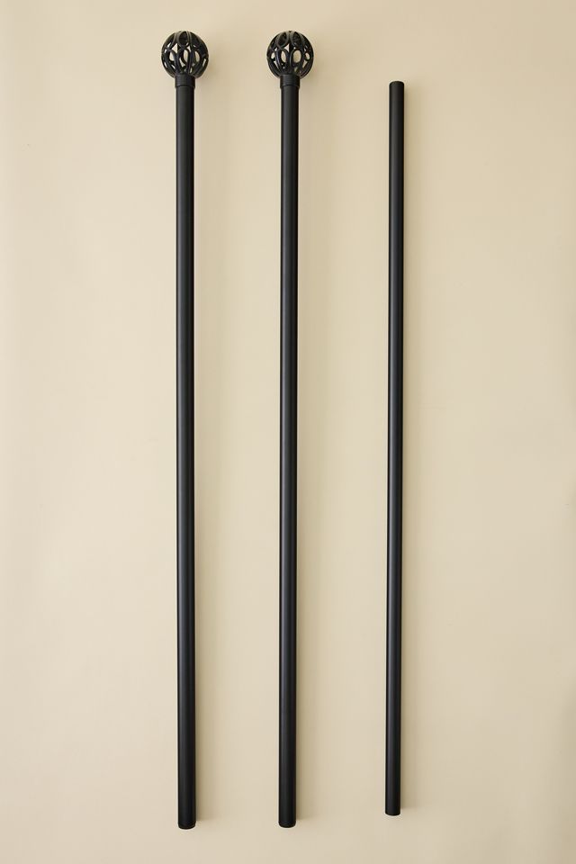 Izzy No-Nails Adjustable Curtain Rod #1