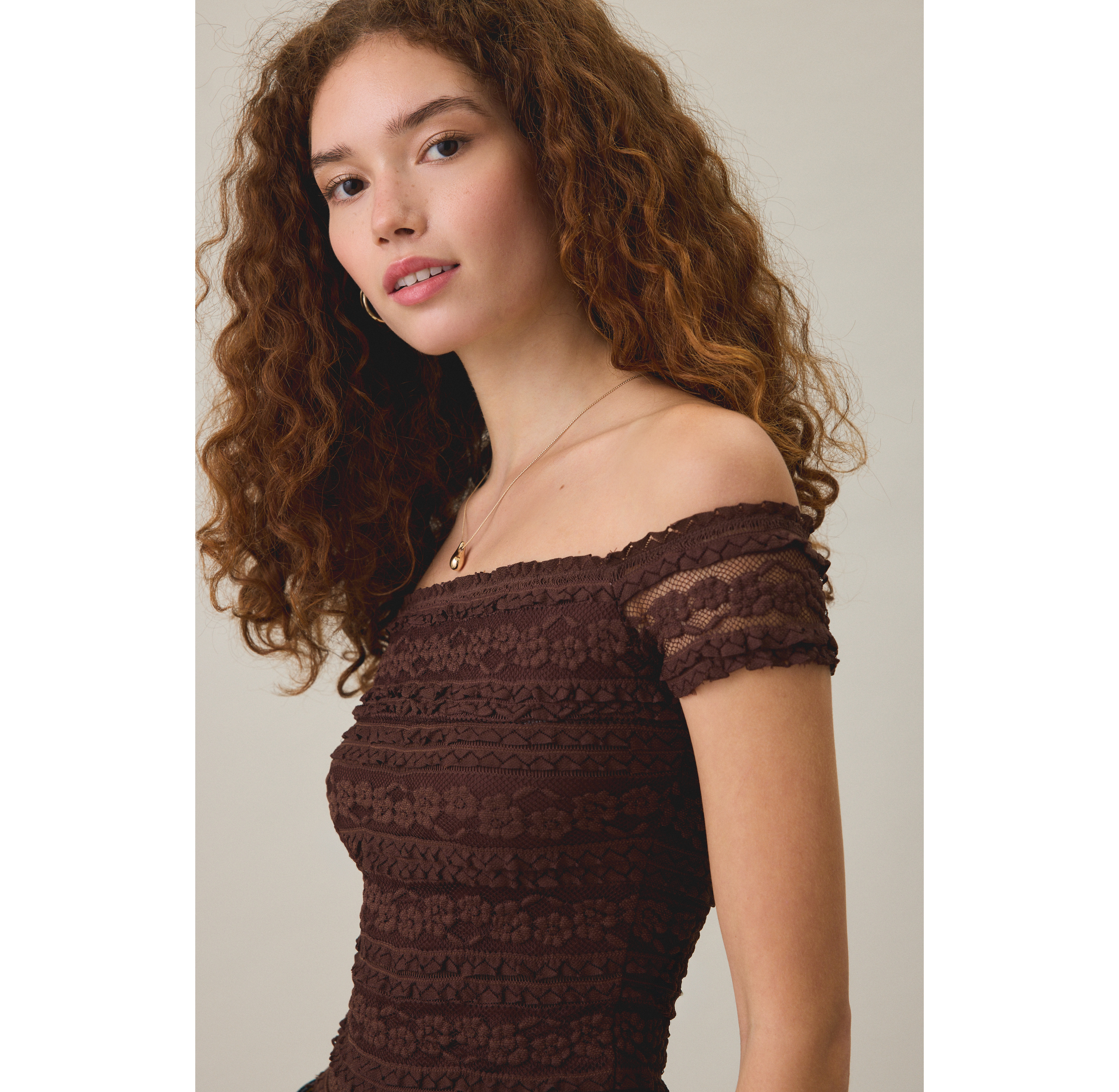 Kimchi Blue Noa Stretch Lace Off-The-Shoulder Top