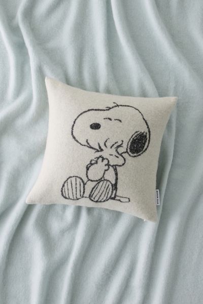Maison Deux X Peanuts Snoopy Hug Wool Fleece Throw Pillow Case