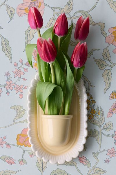 Scalloped Flower Bouquet Ceramic Wall Vase