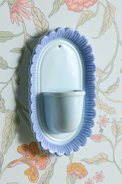 Scalloped Flower Bouquet Ceramic Wall Vase