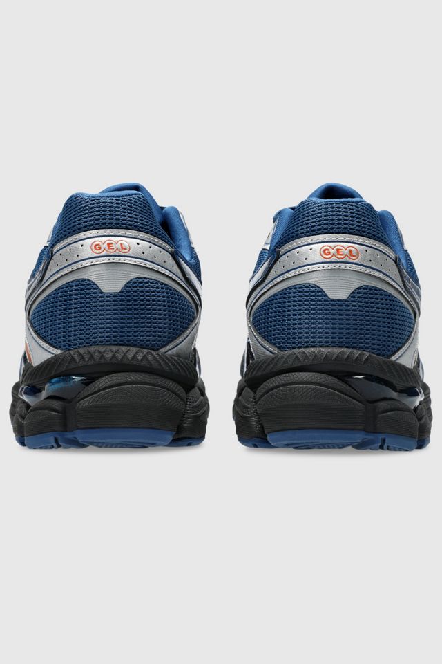 ASICS Gel-Cumulus 16 Sportstyle Sneakers #4