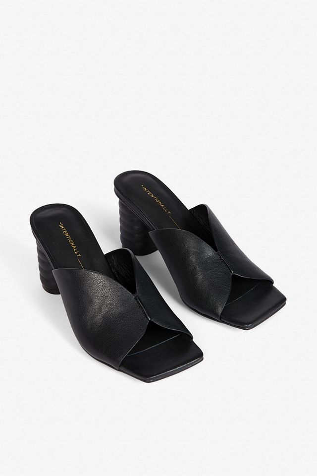 Intentionally Blank Kamika Heel #1