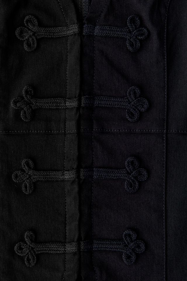 BDG Tori Short Sleeve Frog Button-Down Shirt #4