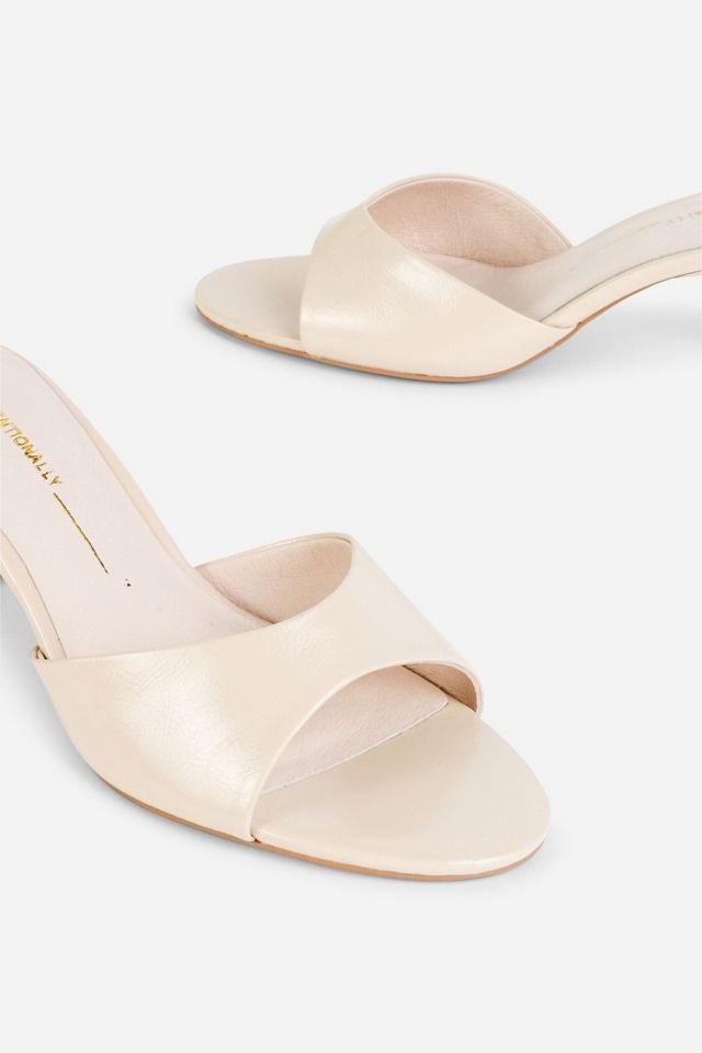 Intentionally Blank Given Mule Heel #2