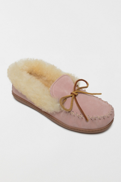 Minnetonka Alpine Suede Sheepskin Slippers