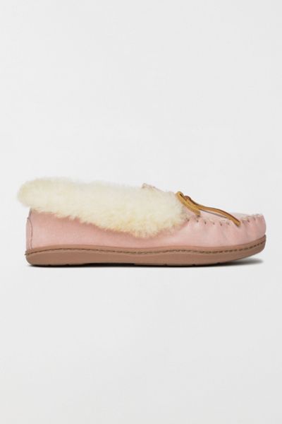 Minnetonka Alpine Suede Sheepskin Slippers