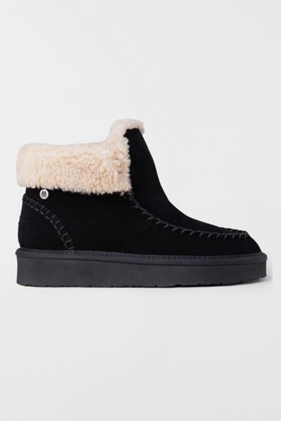 UGG Classic Maxi Toggle Boot | Urban Outfitters