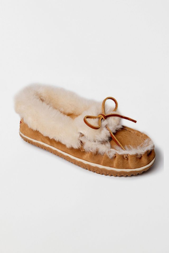 Minnetonka Suede Ultimate Sheepskin Slippers #2